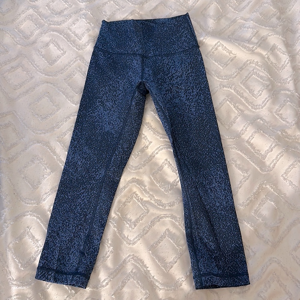Lululemon crops - Picture 2 of 10